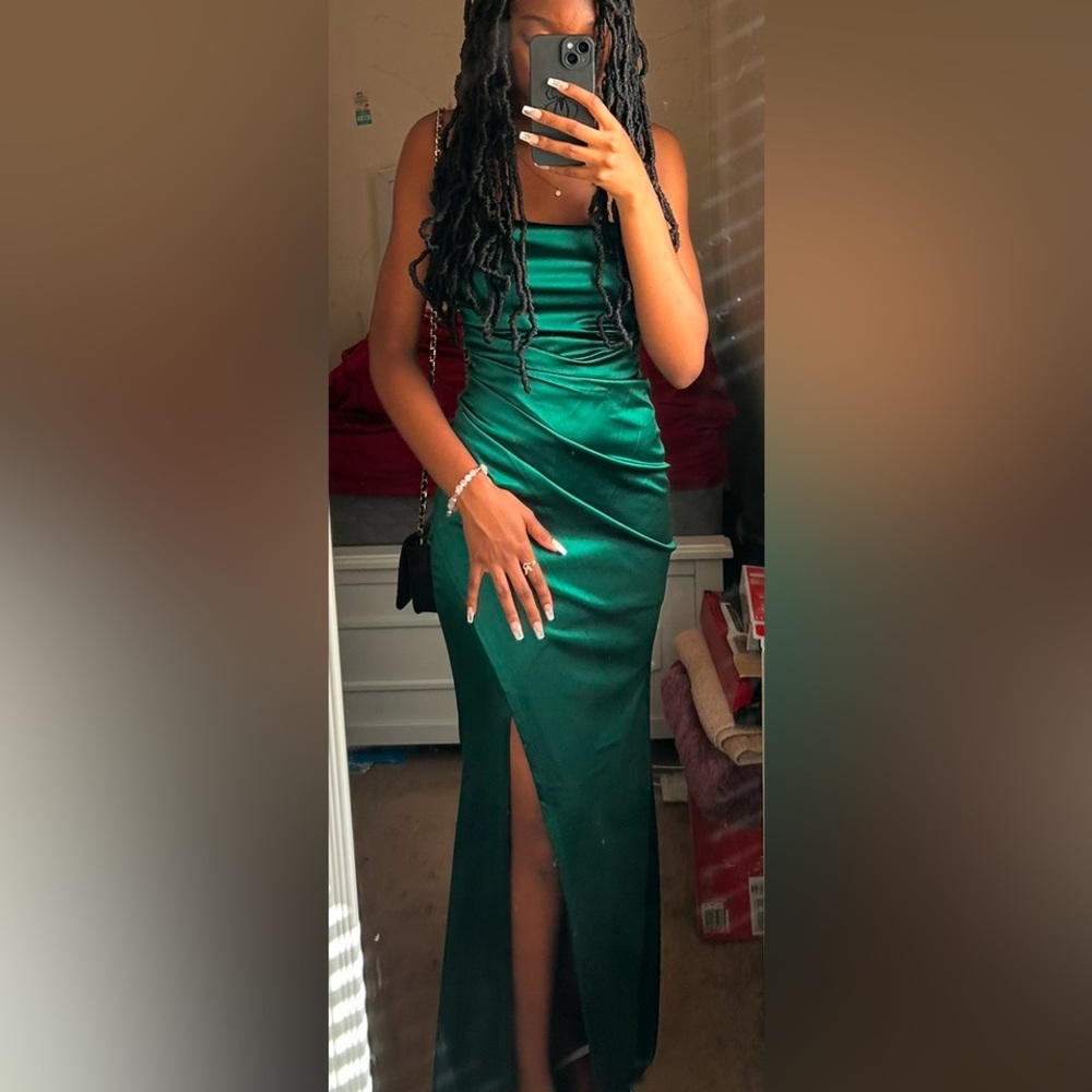 Macy's Green Sweetheart Bodycon Midi Dress